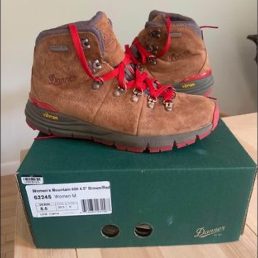 Women’s Danner 600 Hiking Boots